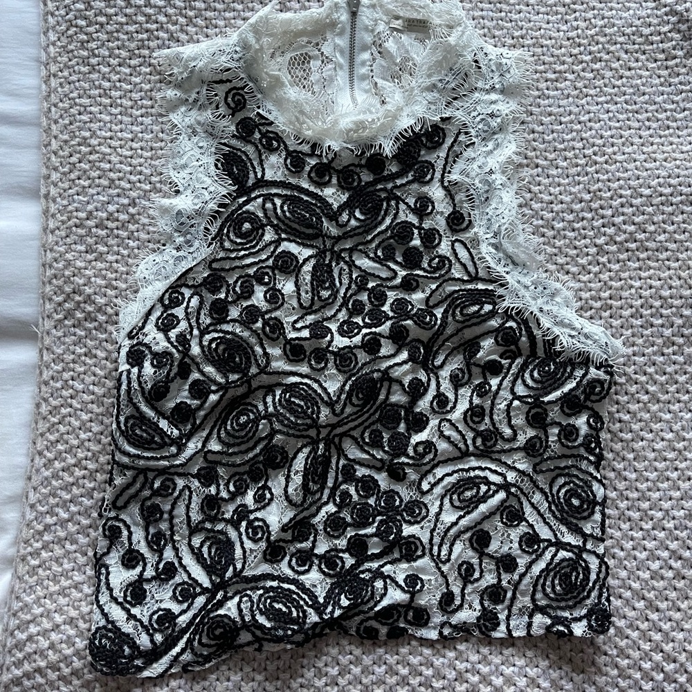 Lacy Zara top